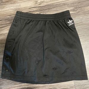 Brand new! Adidas snap up mini skirt